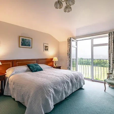 Ferienhaus Large 5 Bedroom To Sleep 10 People With Wonderful Sea Views *